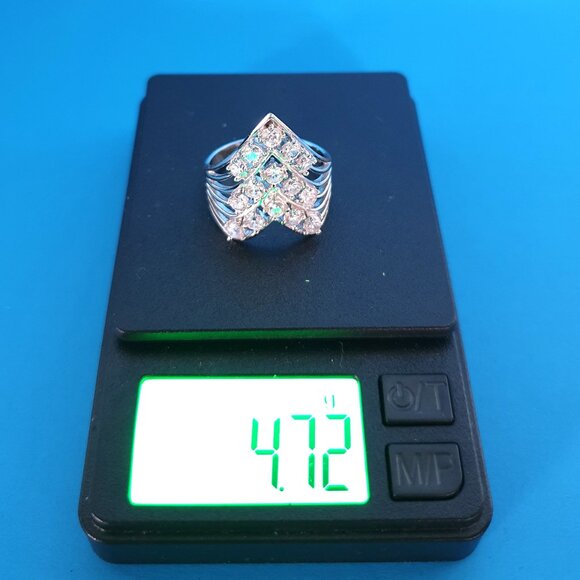 Elegant Vintage Cubic Zirconia Sterling Silver Heart-Shaped Cluster Ring - Picture 12 of 12